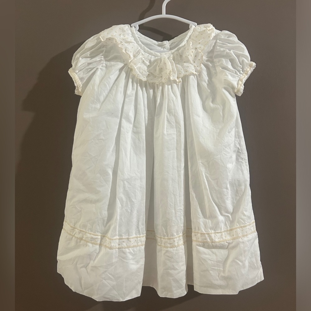 White with beige/cream detailing church or nice outing dress! Boutique-18ms.